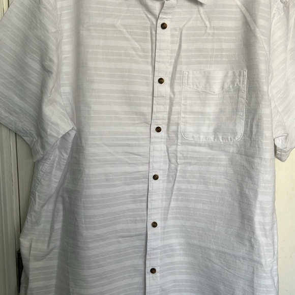 Old Navy White short sleeve button down XXL - Picture 2 of 12